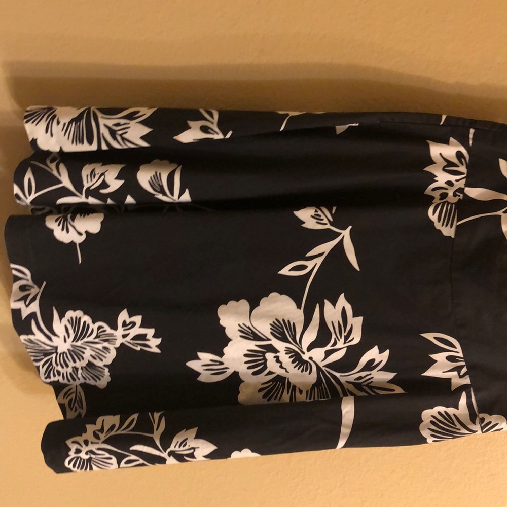 Gap skirt